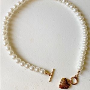 Faux Pearl Choker with Heart
